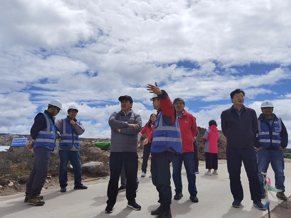 高海拔宇宙线观测站第四次过程管理会议在稻城召开