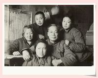 1971年，在合阳干校时的全家福